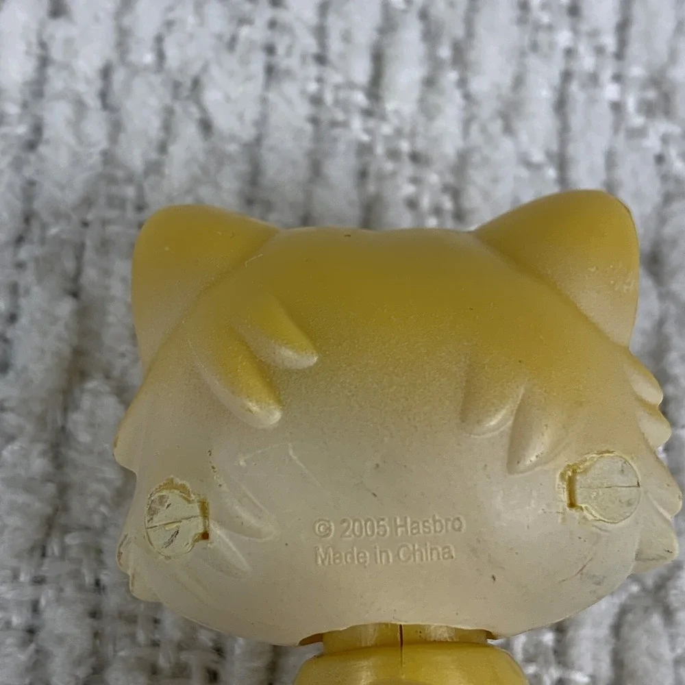 Littlest Pet Shop Cat LPS First Generation‎ Authentic Moving Tongue 2005 Yellow